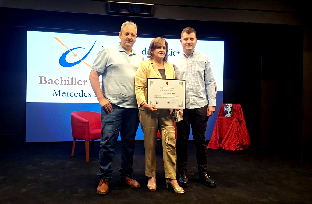 El IES Juan de la Cierva entrega la distinci�n de Bachiller de Honor 2026 a Mercedes S�nchez Tudela
